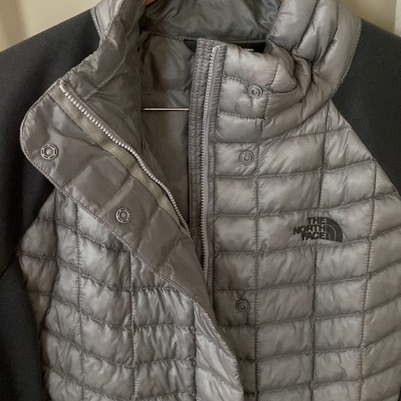 The North Face Thermoball Jacket - Picture 4 of 7